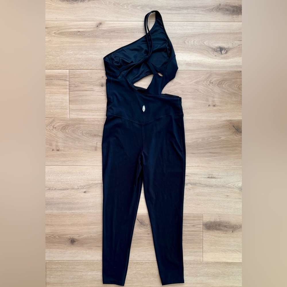 Free People Transcend Limits One-Shoulder Black Cut-Out Jumpsuit Size M - Picture 7 of 9